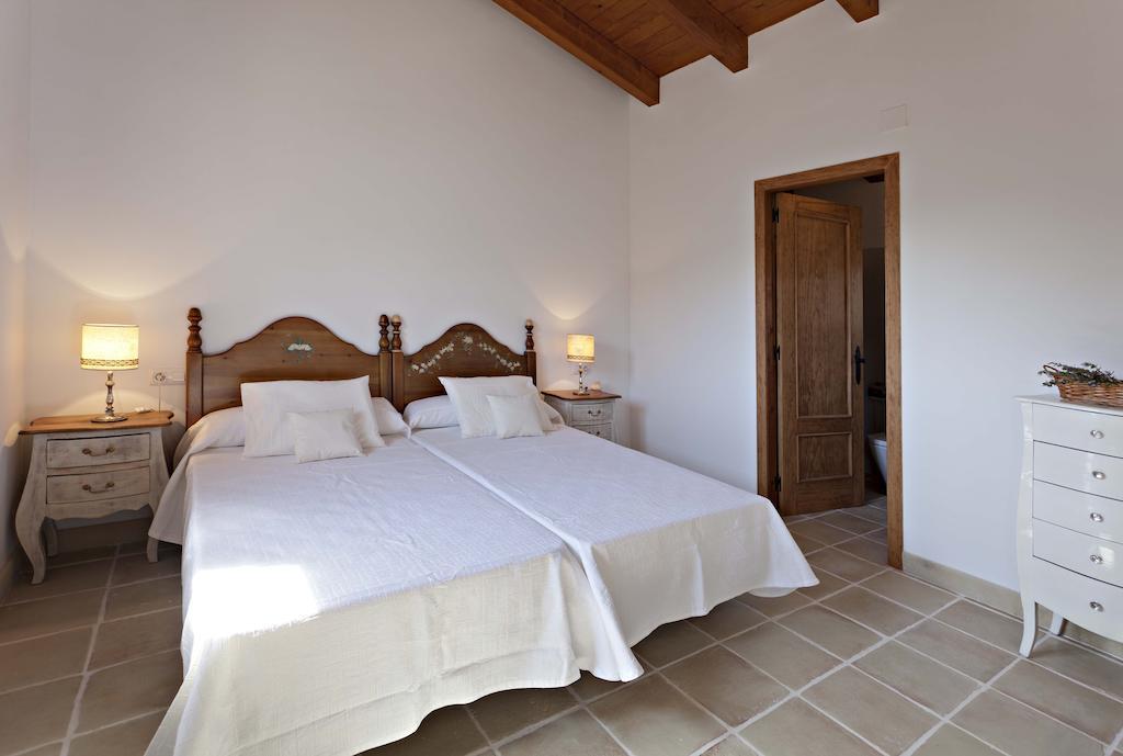 Masia Ca L'Anima Hotel La Baronia de Rialb Szoba fotó
